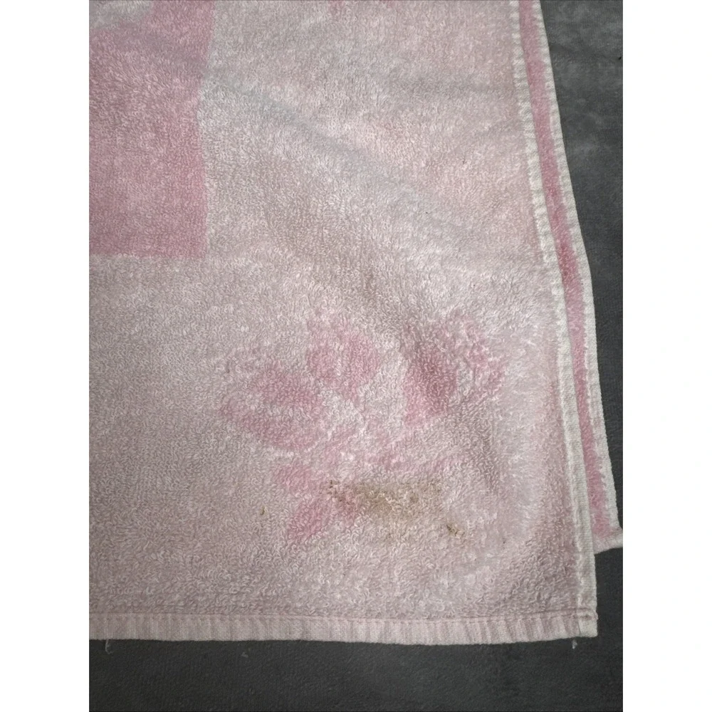Vintage 1960s Bubble Gum Pink Mod Reversible 2‎ Tone Pink Floral Towel 24inx43in